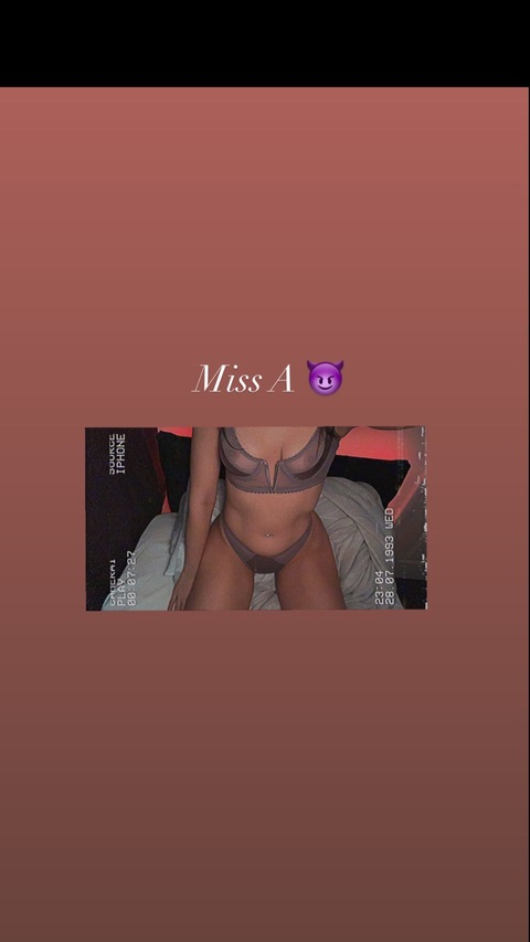 Header of ashleigh.maria