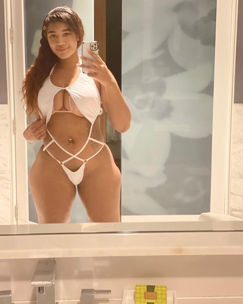 Header of auleleigirl