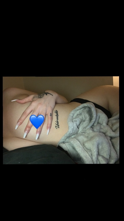 Header of auroraloveeee