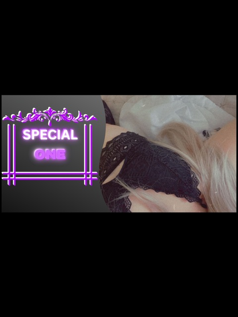 Header of blondepwincezz