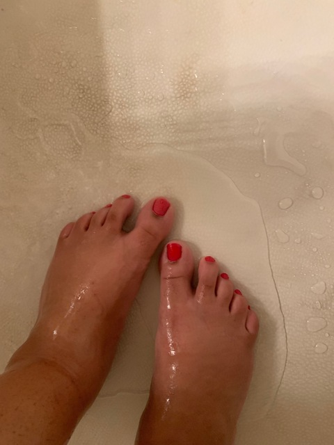 Header of br0wn_babe