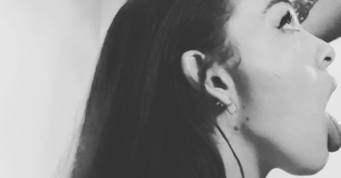 Header of charlie.harlowxx