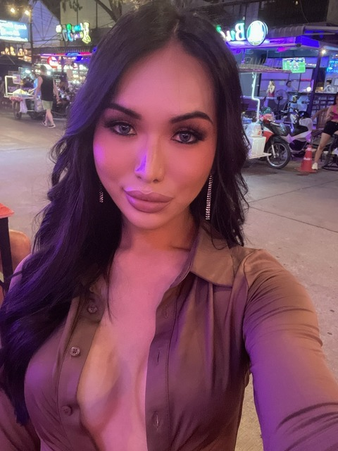 Header of cindyqueennn