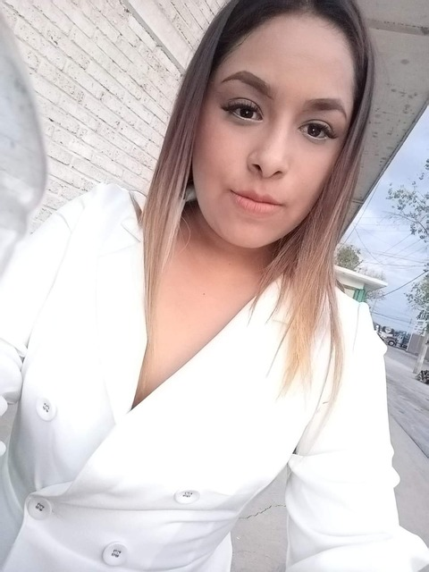 Header of cinthia_gom