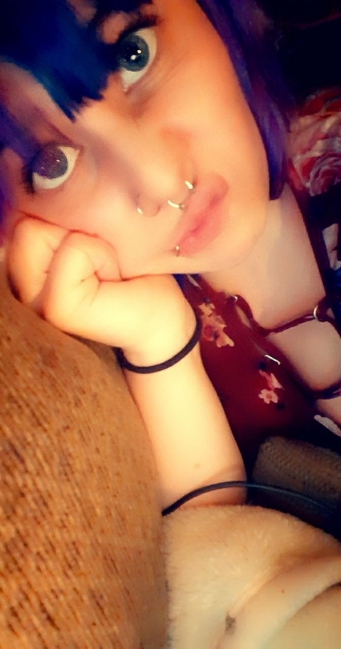 Header of demonicbabe