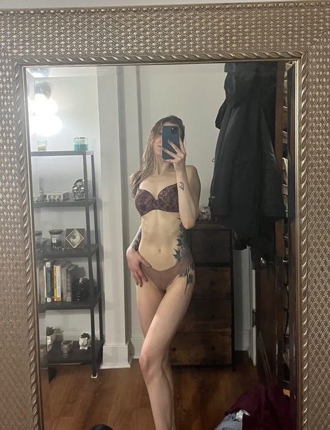 Header of ellekayess