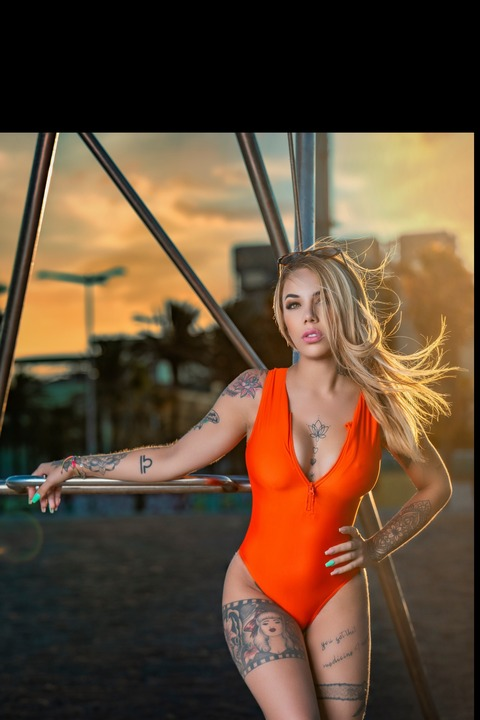 Header of emilypoisonx