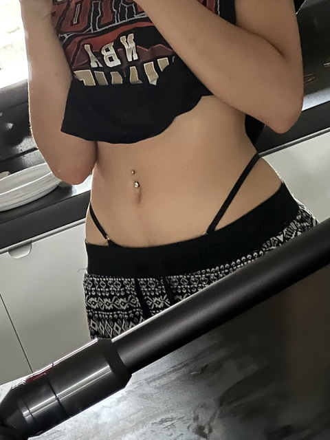 Header of emilyrherni