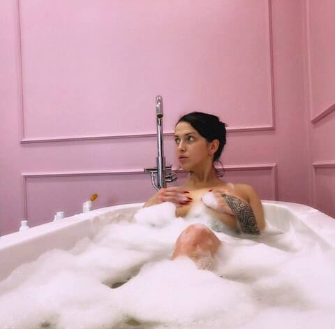 Header of emmalovesya