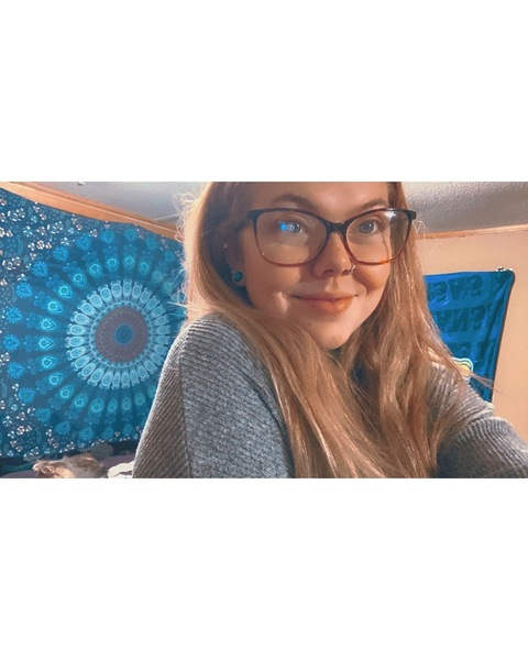 Header of feetloversonly717