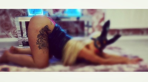 Header of filthyblondee