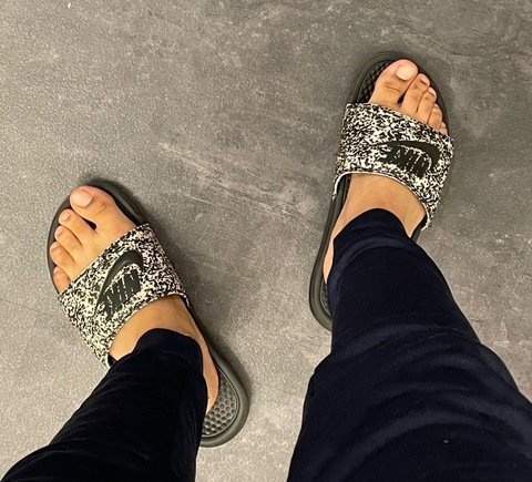 Header of footvibezzz