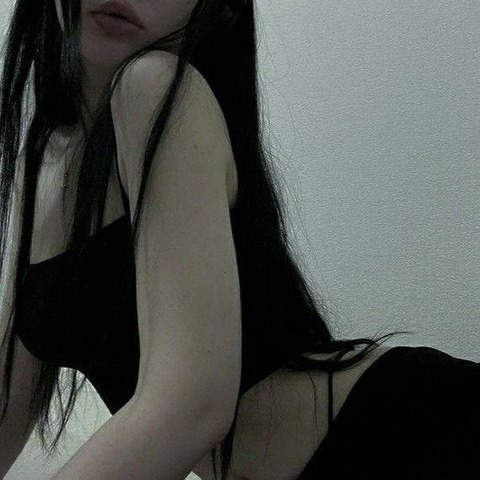 Header of haileybabyyyyy