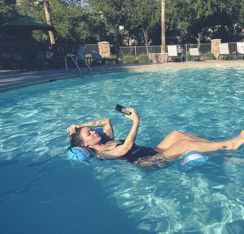 Header of iamjuliabond