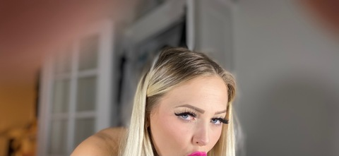 Header of iwantsophiaroberts