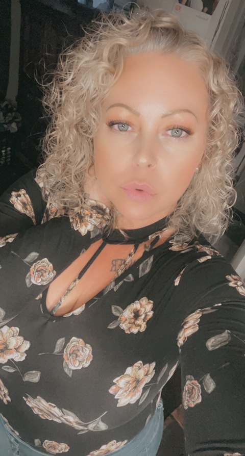 Header of juliejewelz