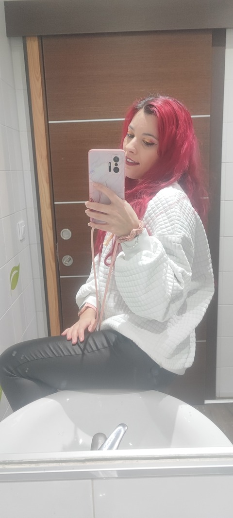 Header of lauhruby28