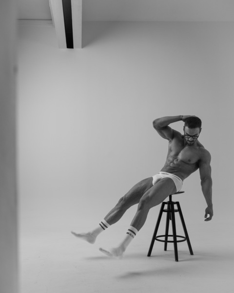 Header of leslie_bara