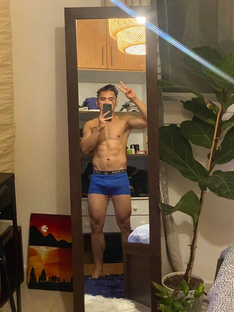 Header of love_me_alexxxie