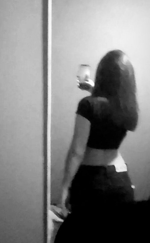 Header of luuci_hot_baby