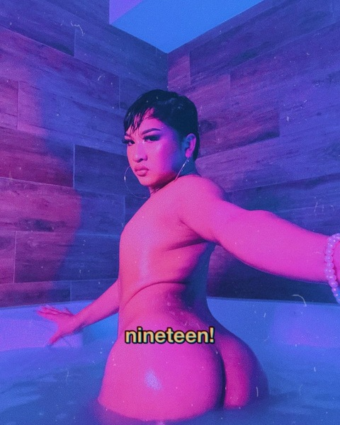 Header of luvvbommie