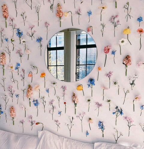 Header of merliah.moon