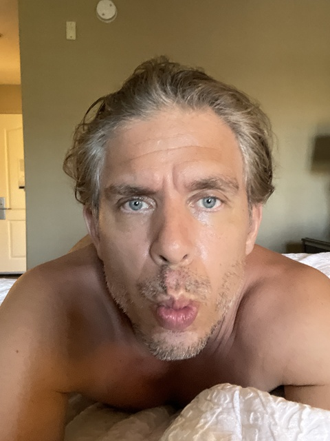 Header of mickbluevip