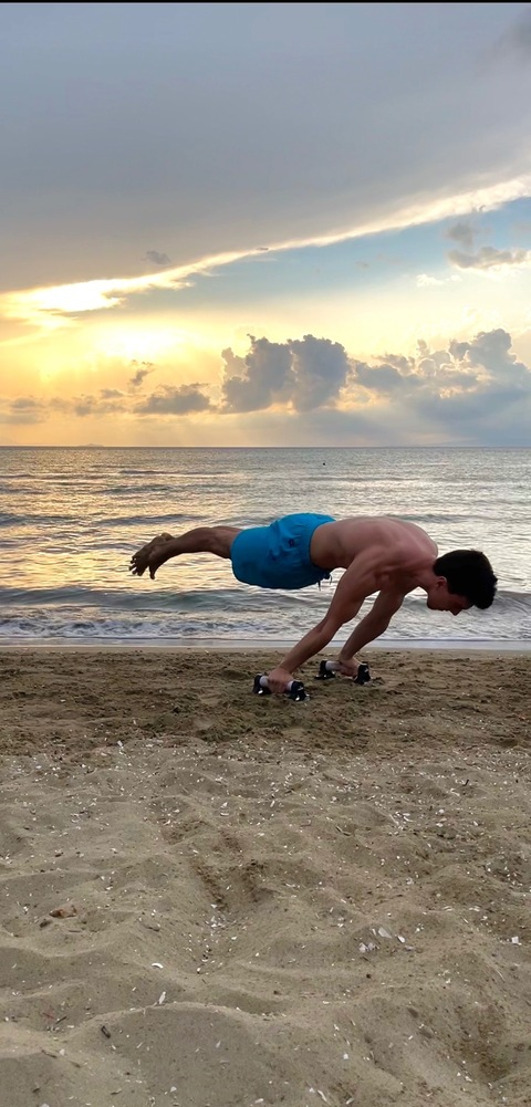 Header of mickeymuscle