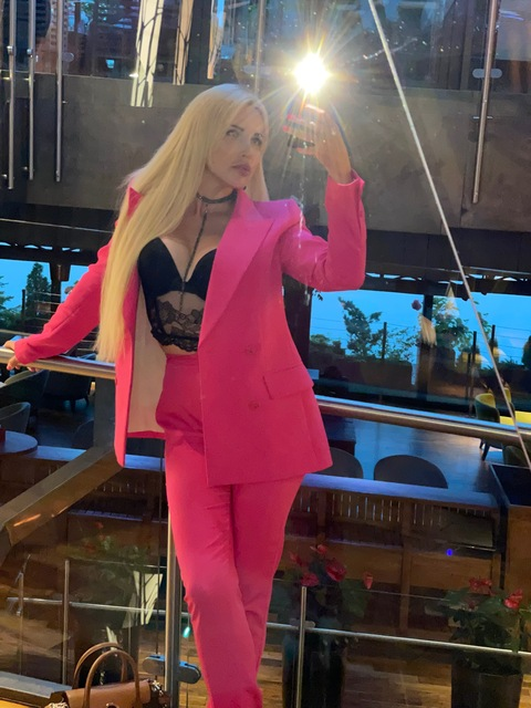 Header of milena_blonde