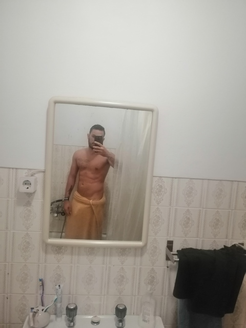 Header of nakedisbetter_29y