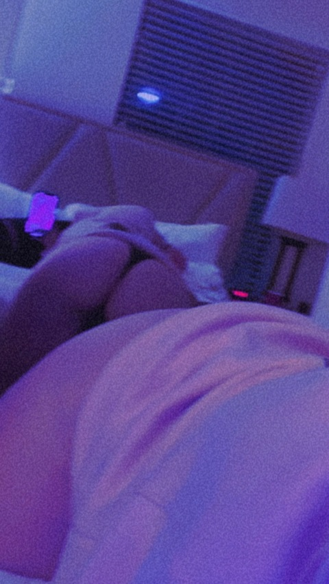 Header of naughty.meliii