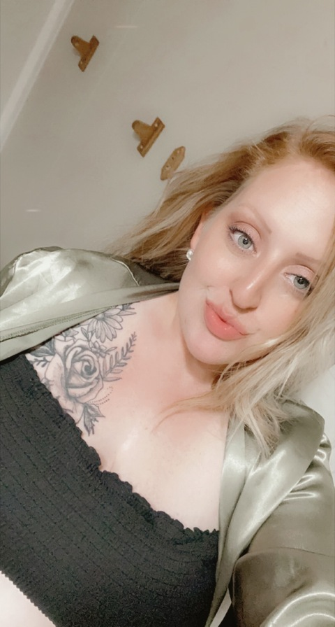 Header of notyouraverageredhead01