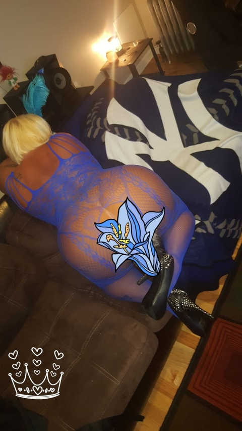 Header of queenbee7413