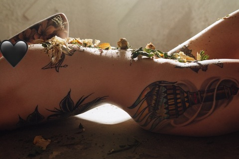 Header of redheadedharlot