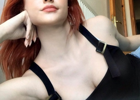 Header of redheadqueenn