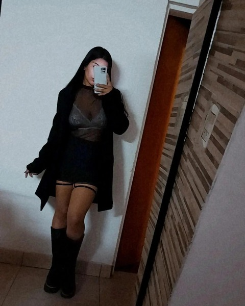 Header of reinanegra