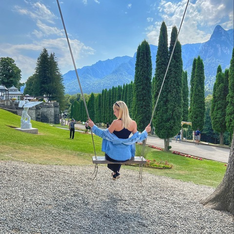 Header of roxifoxie27