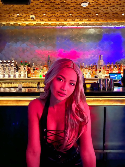 Header of sheshotyouknow