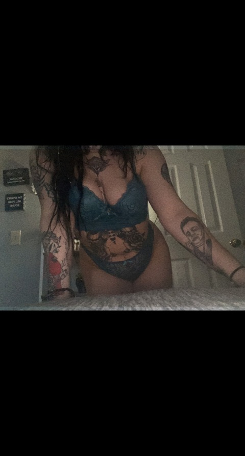 Header of spookymamaxoxo