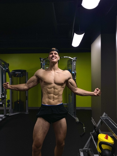 Header of swolemattyy