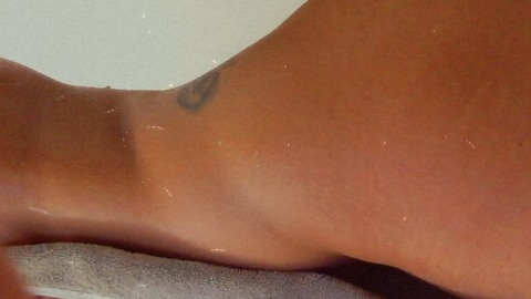 Header of tee_smith