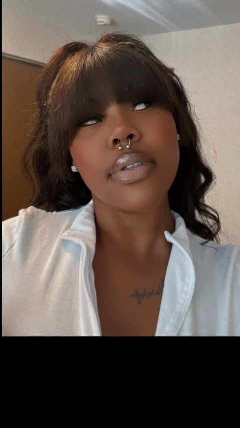 Header of that_caramelgirrl