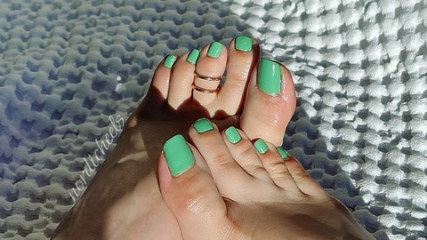 Header of thickcurvytoes