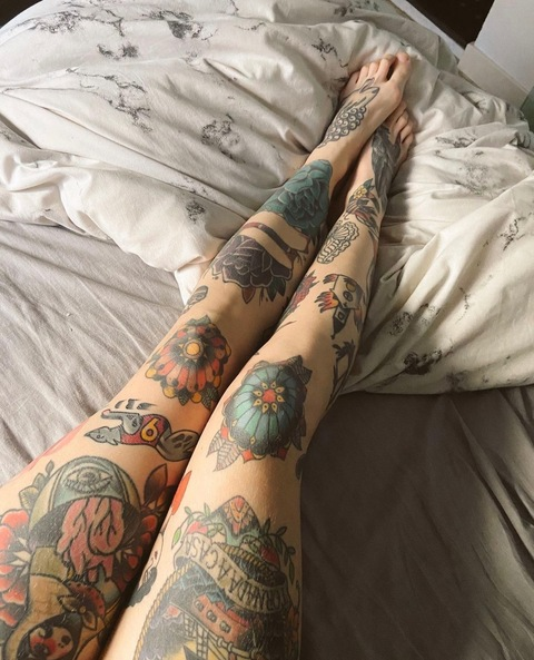 Header of tillytattooed