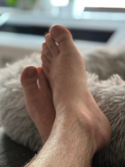 Header of tonylovesfeet