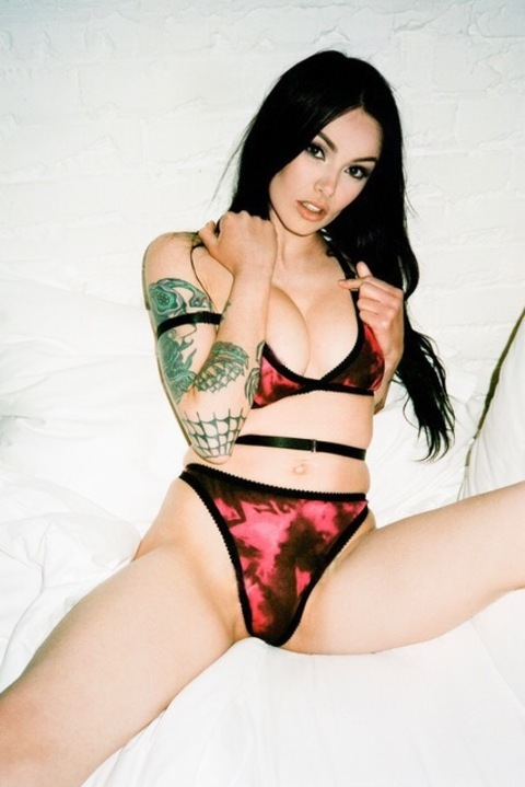 Header of vikkiblowsie2